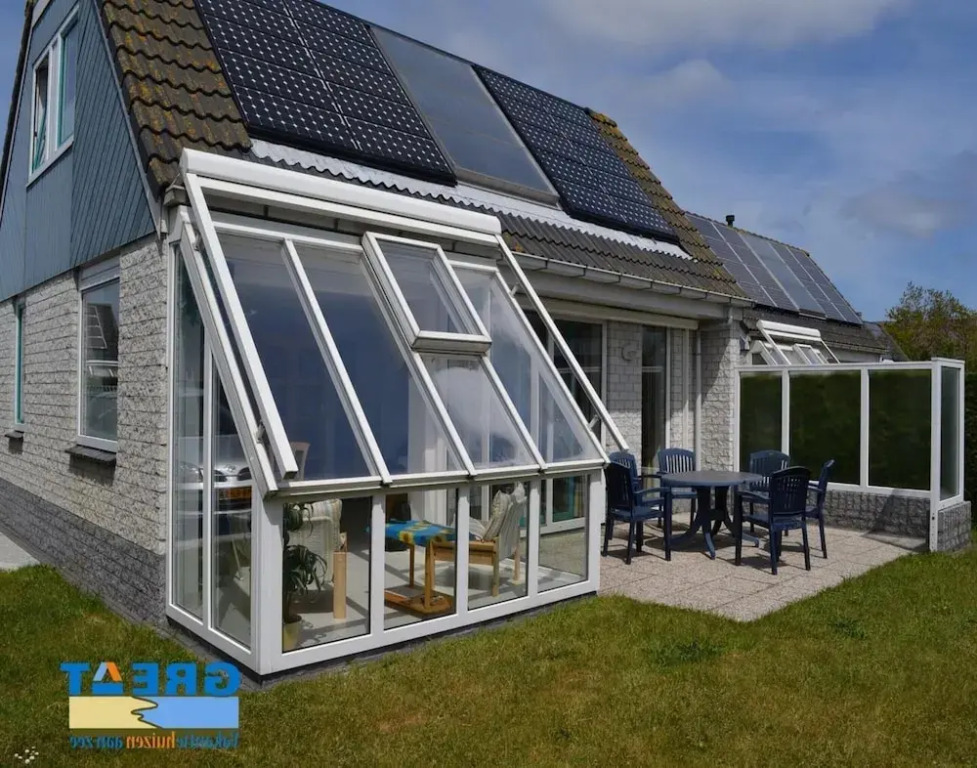 bungalow for 6 people, near the beach