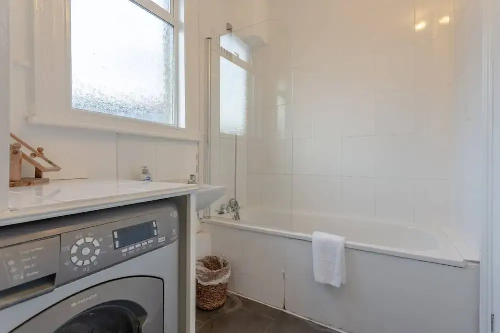 Cozy Charming 3 Bedroom House in Hammersmith