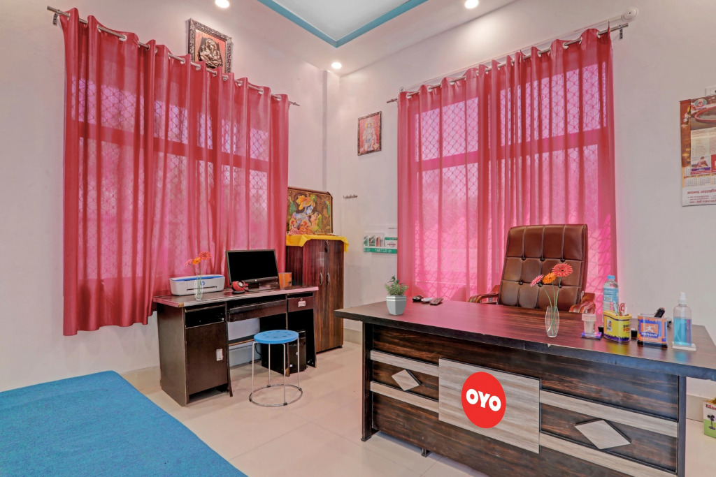 Oyo 84015 Guru Krapa Marriage Lawn