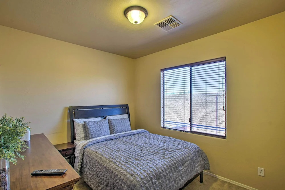Near Golf: Casita w/ Patio 10 Mi to Dtwn Phoenix