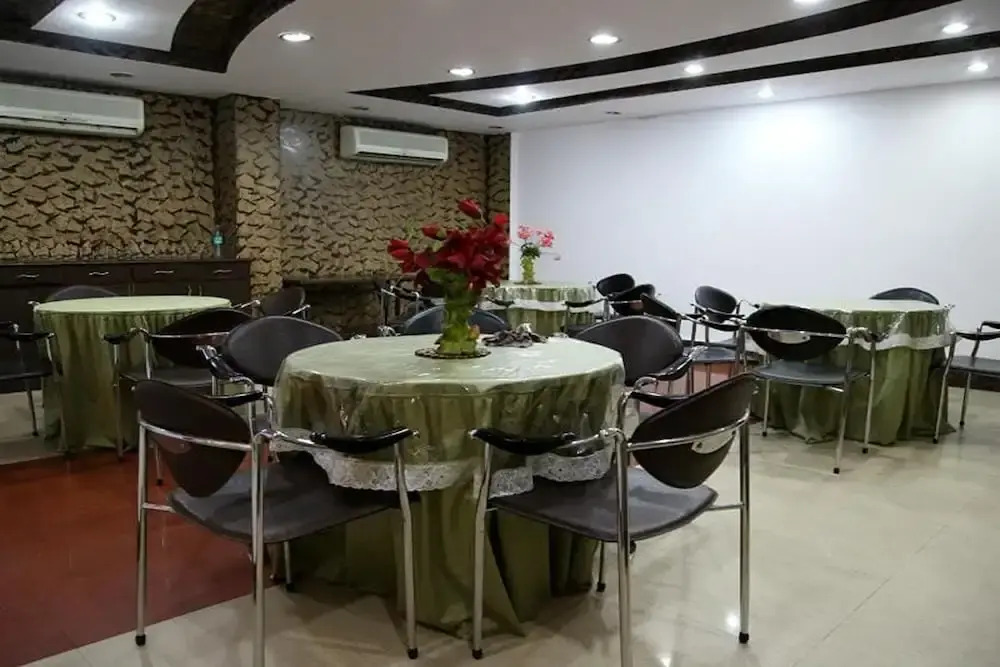 1 BR Guest house in Karol Bagh, New Delhi (6D89), by GuestHouser
