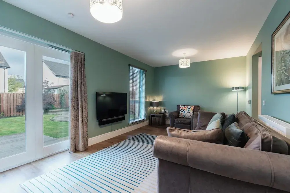 3br-sleeps6-parking-garden-citycentre
