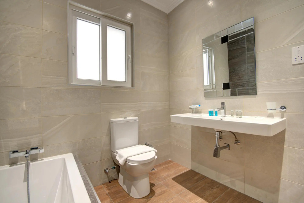 ★ Enjoy Beach & Sea Views in a Modern 3 BR APT ★