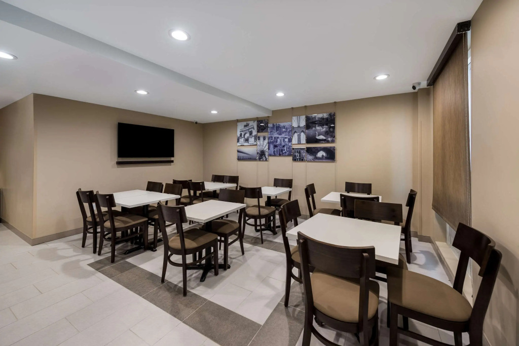 Sleep Inn Brooklyn - Sheepshead Bay