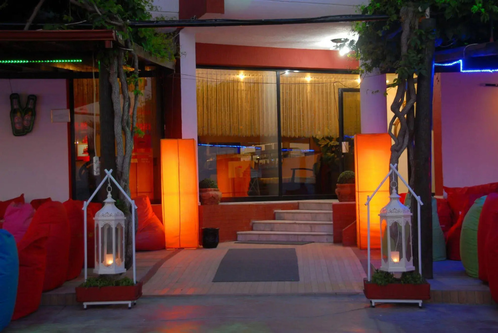 Sunday Beach Hotel