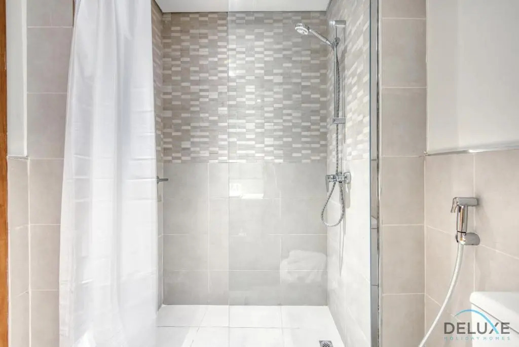 Adorable Studio at Aura Residences Jebel Ali by Deluxe Holiday Homes