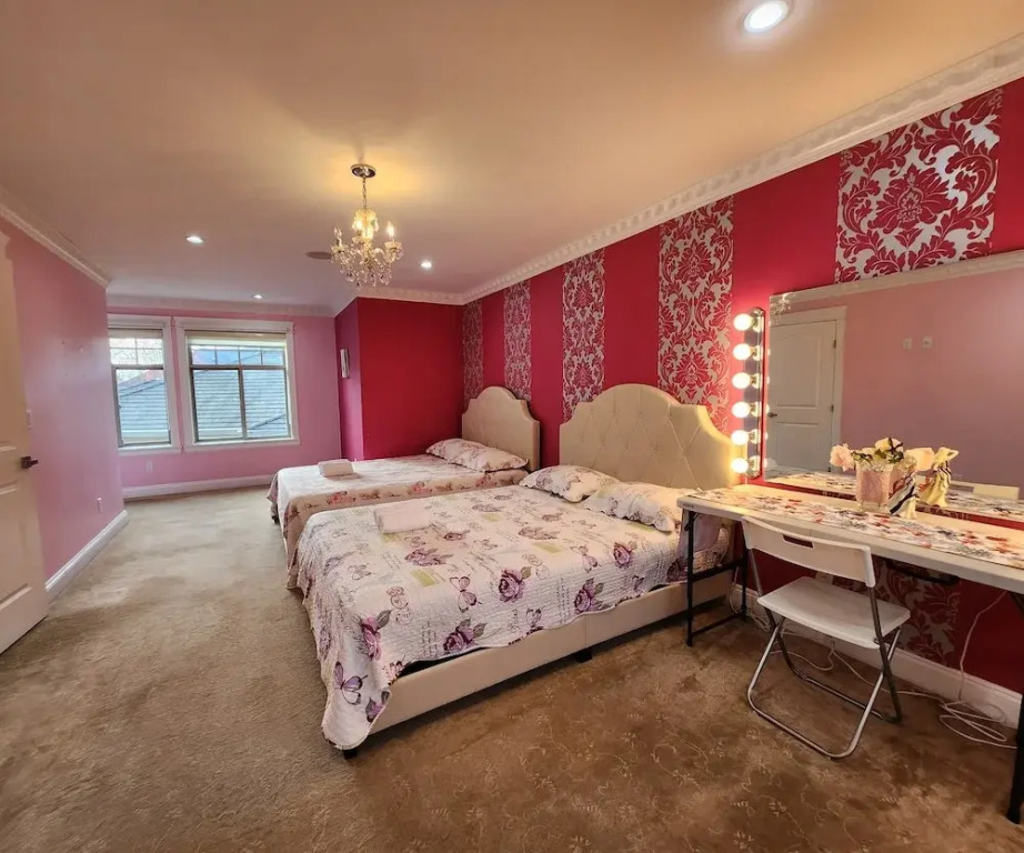 Royal Boutique Hotel, Surrey