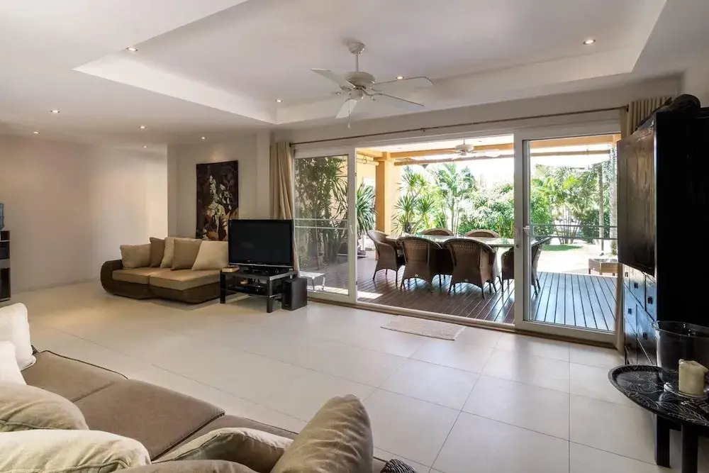 Villa Banromyen Siamroyalview 70mtrs to Beach