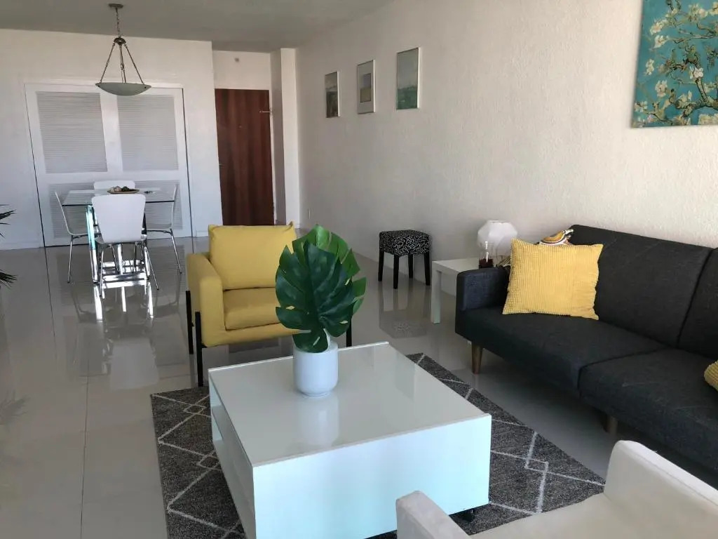 Great Apartment with beach access