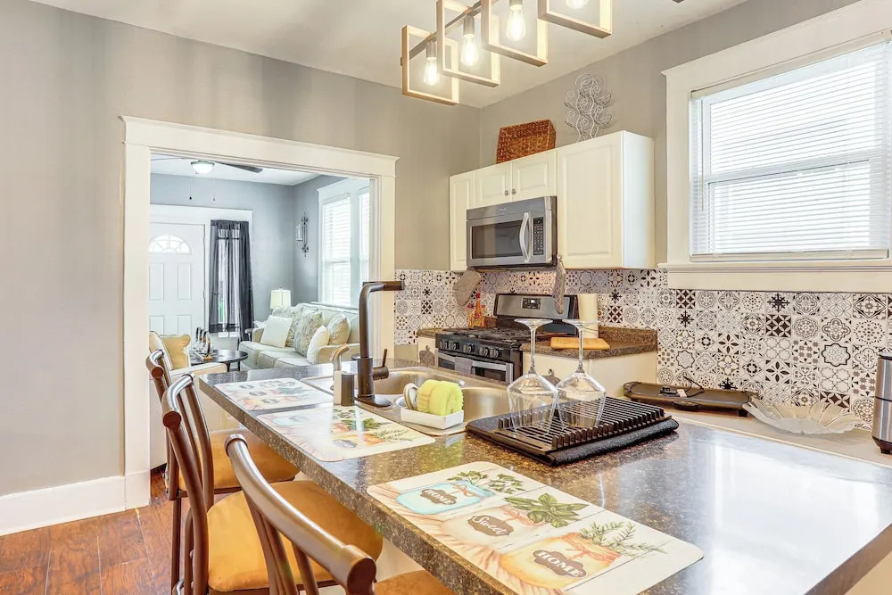 3 Mi to French Quarter: Retreat w/ Private Yard