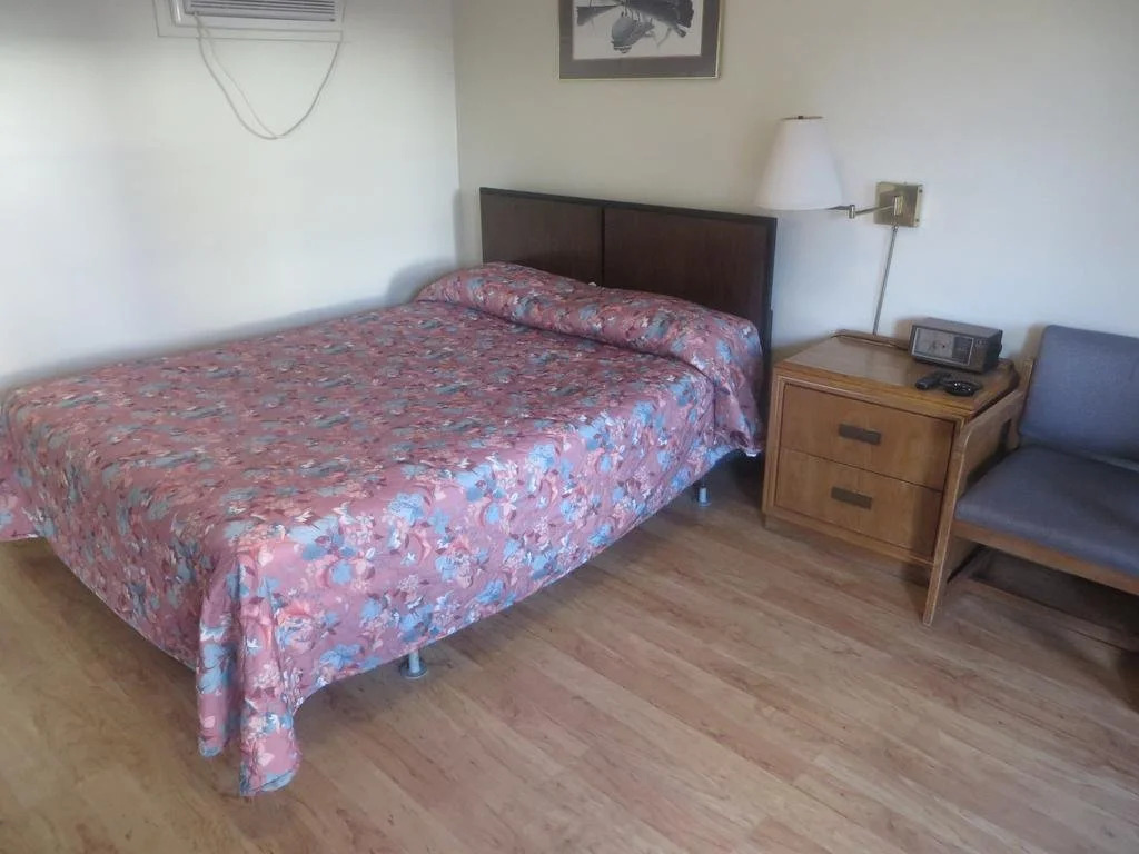 Watseka Motel