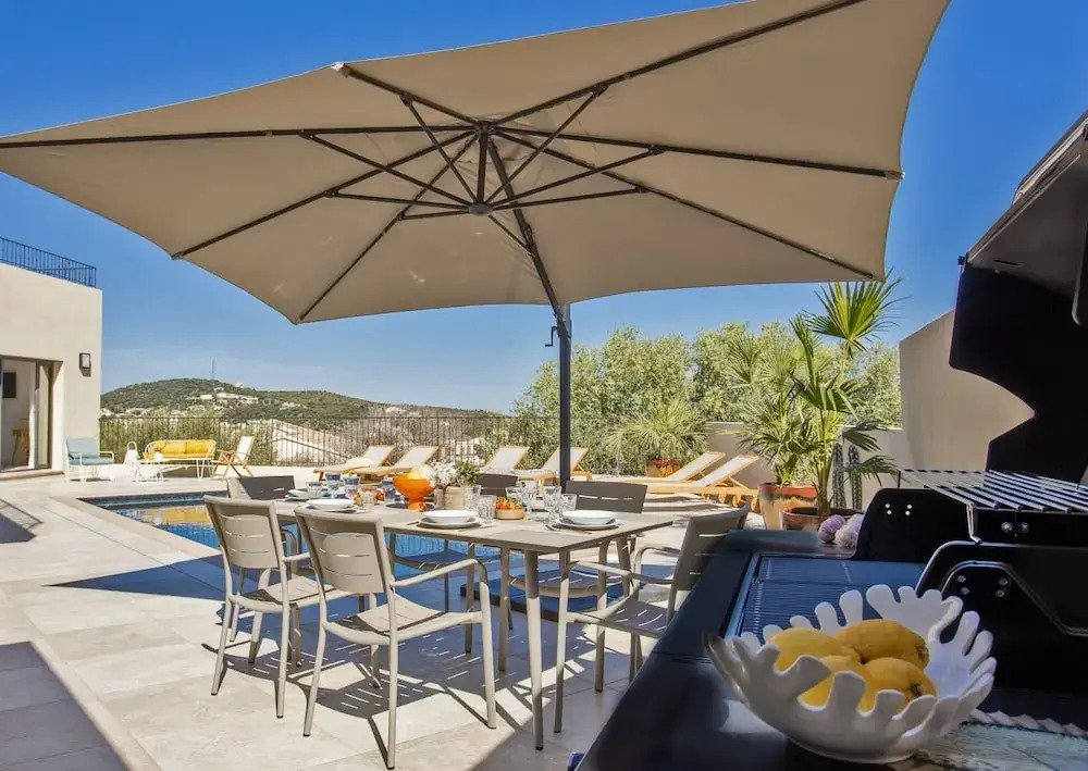 Superb Villa With Pool and sea View