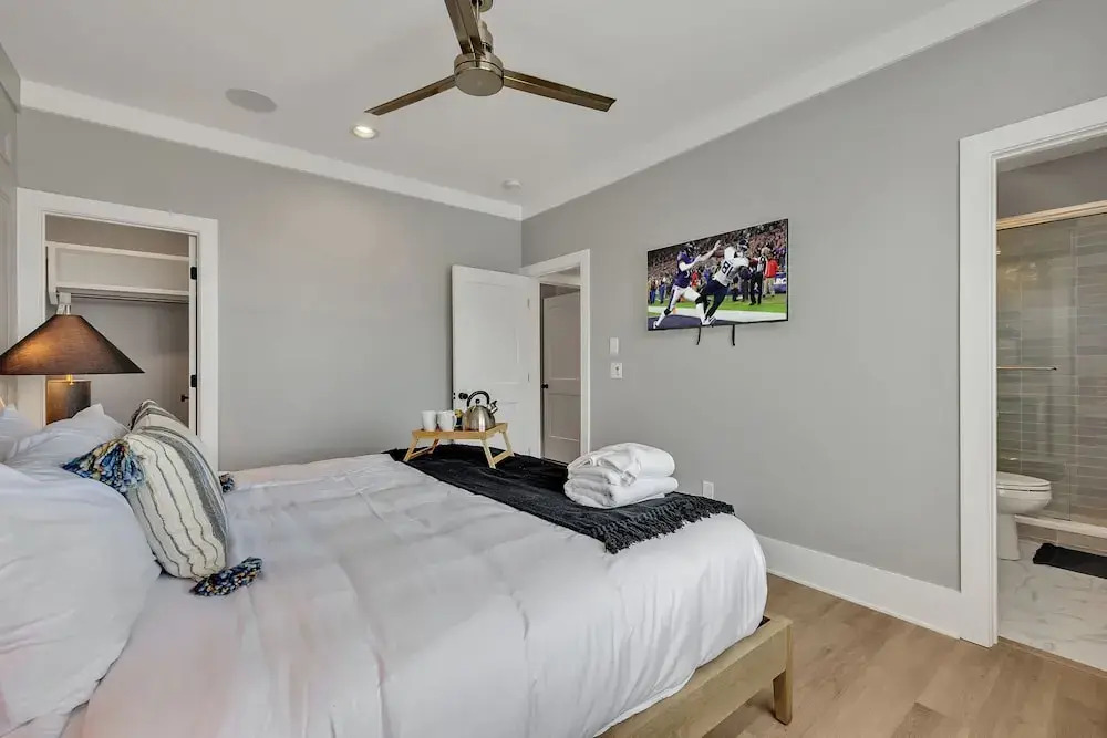 Soprano-private Rooftop-gr8 Walking Location