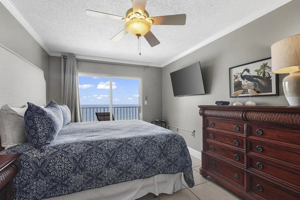 Ocean House 1903 2 Bedroom Condo by RedAwning