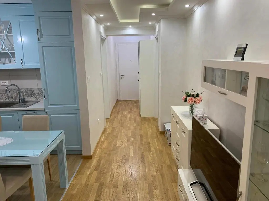 Panoramic sea view 3-bedroom apartment 50 m from the sea