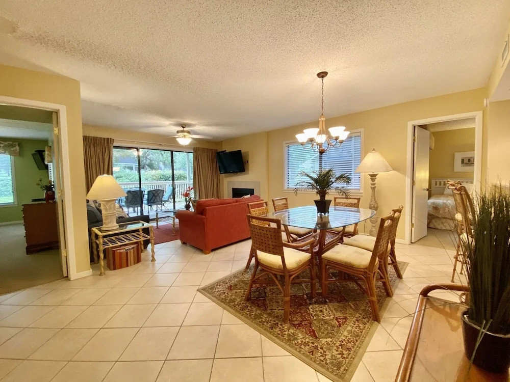 Beautiful & Spacious Myrtle Beach Condo Near Beach