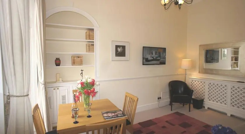 London Victoria Apartment - Brompton House