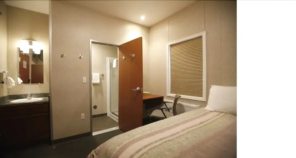 Arctic Oilfield Hotel
