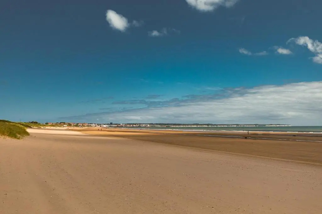 SEA VIEW - 3 bed apartment looking over Bridlington North Beach