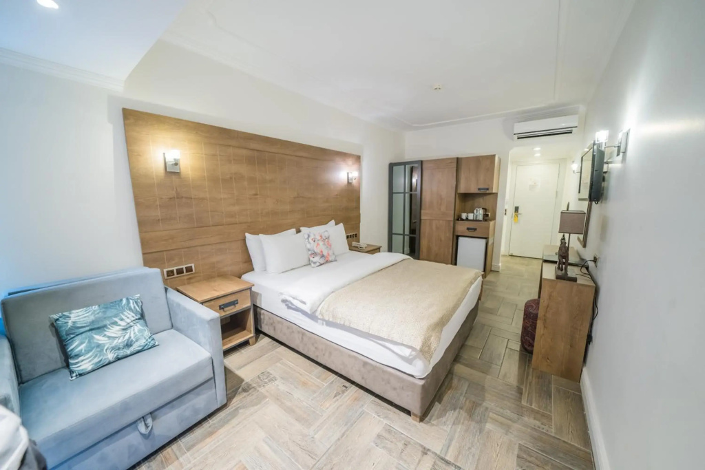 Aurasia Beach Hotel