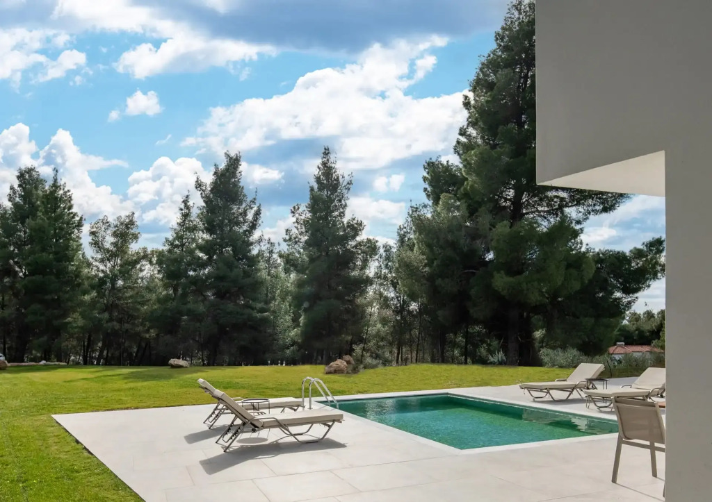 Nikiti Botanic Pool Suites