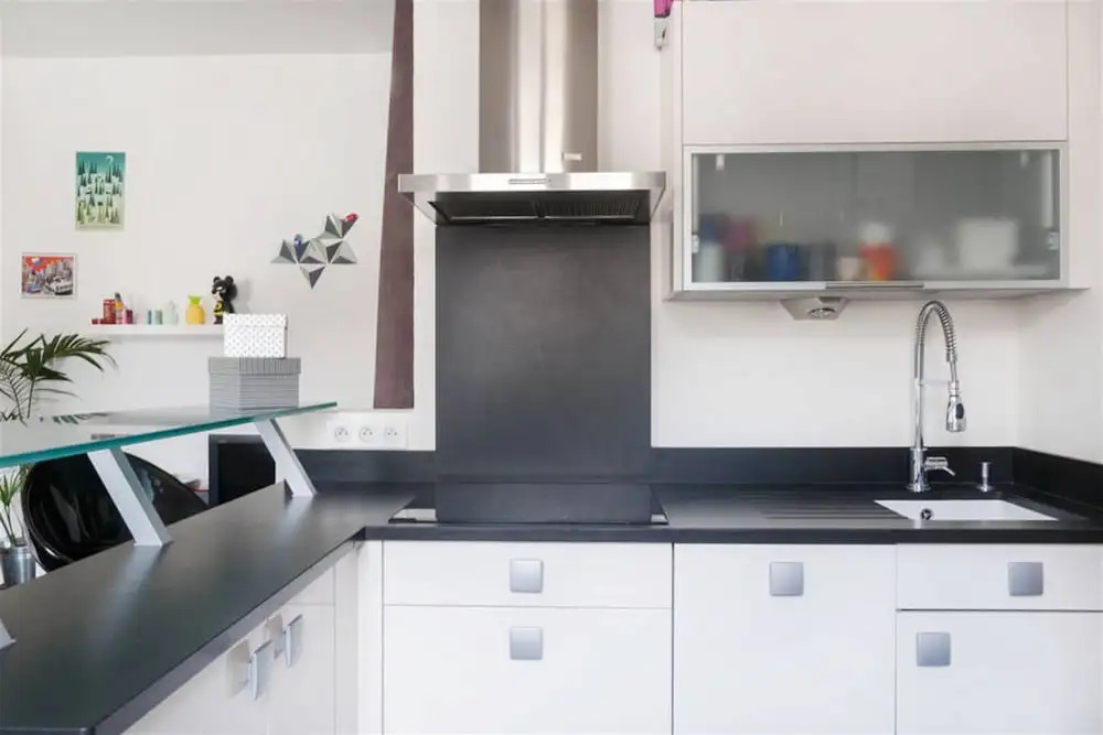 Modern Studio Bastille Smartrenting