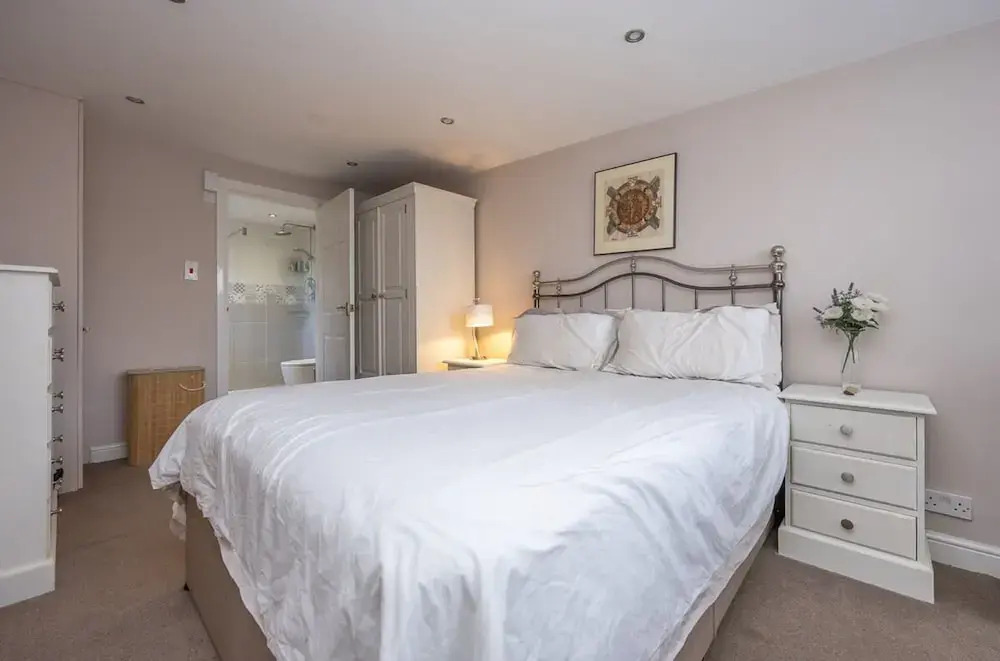 Host Stay Downs Valley House