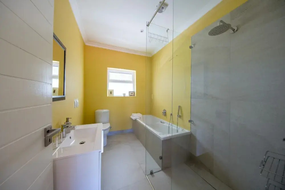Superior 4-star-apartment Graded by Aa and Tgcsa Close to Constantia Wineroute