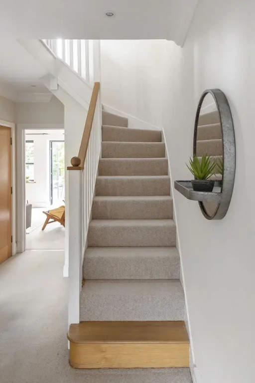 Riverside Home with Private Parking