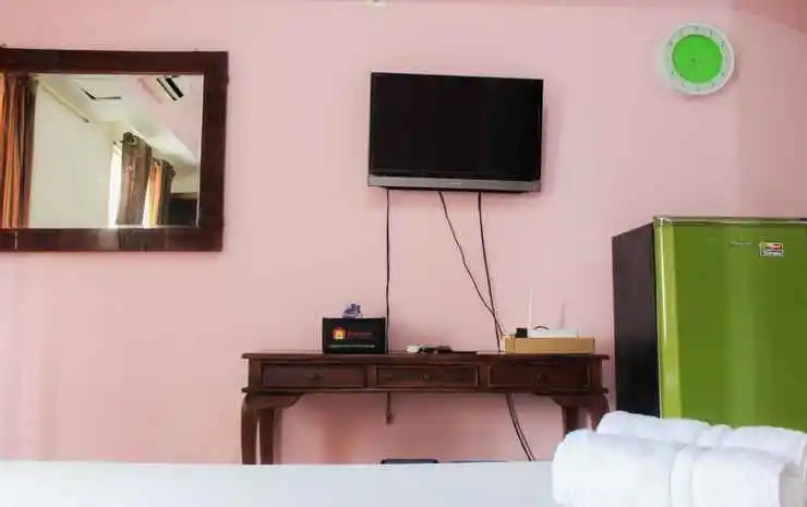 Homey and Cozy Living Studio at Margonda Residence 2 Apartment