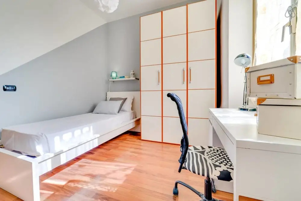 Comfortable Flat 15 Minutes to the City Center