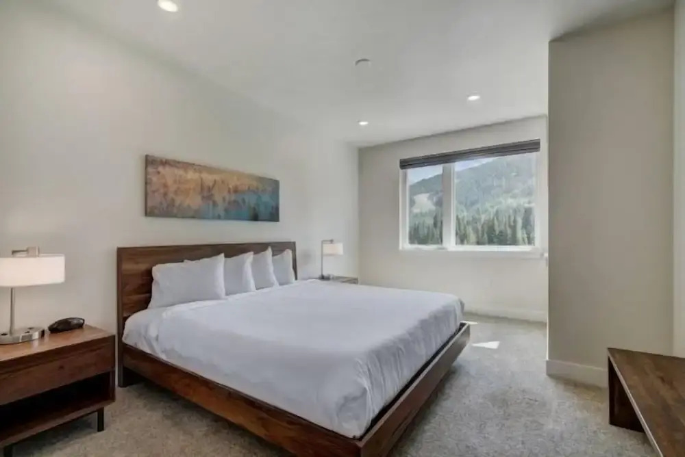 Clearwater Lofts - 3 Bedroom Luxury Condo Near Lakeside Village