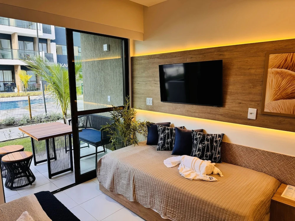 Makia Flats Muro Alto