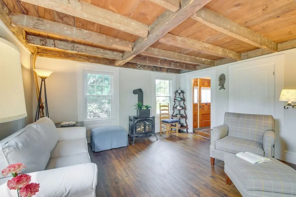 Rockland Home w/ Deck 5 Mins to Historic Downtown!