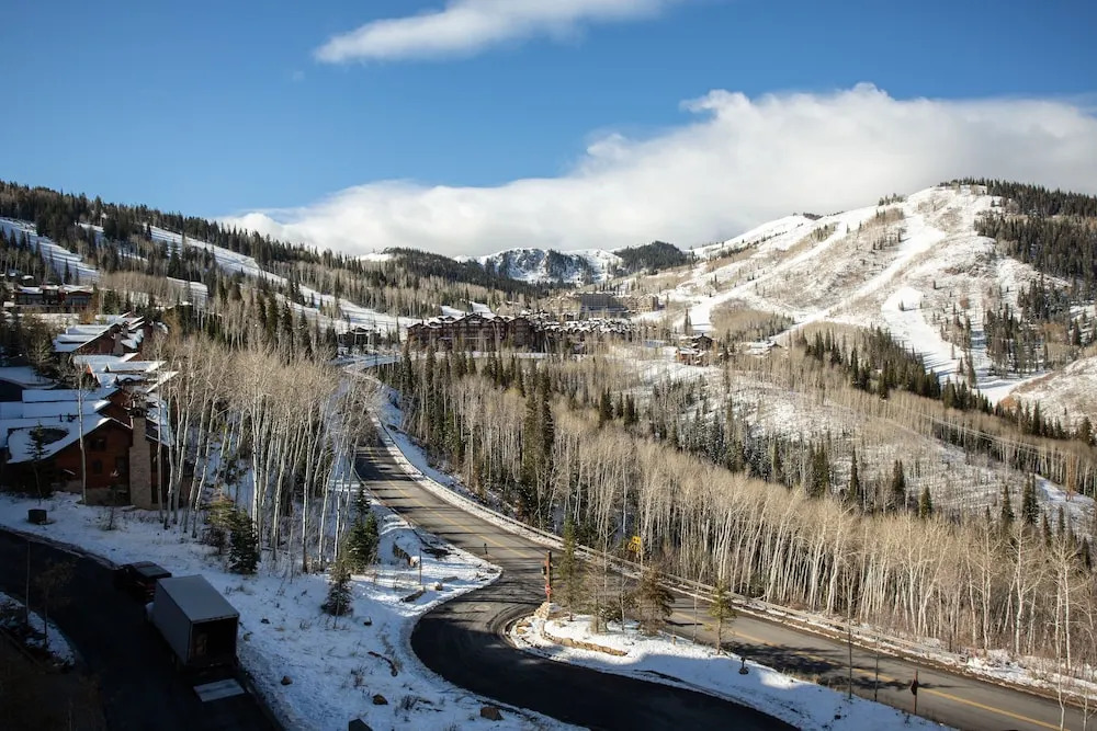 One Empire Pass Lodge at Deer Valley Resort - Three Bedroom Residence #504 3 Condo