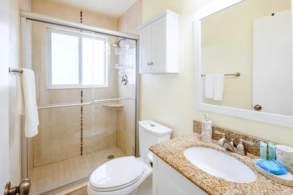 Gorgeous Canal W/ Private Pool & Dock 3 Bedroom Home