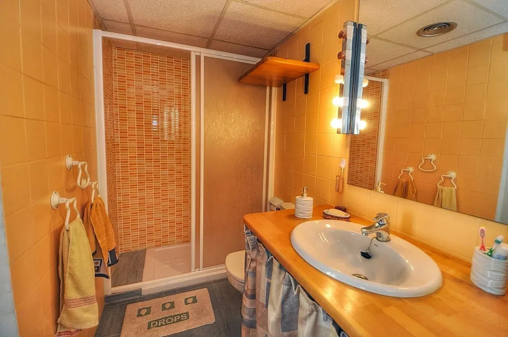 Apartment Orange