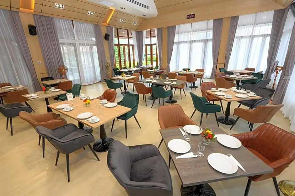 Avarin Resort