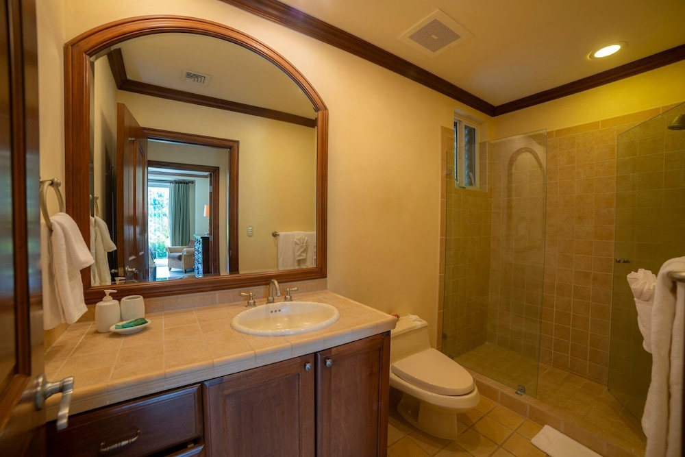 Bay Residence 9F 3 bdr Garden View in Los Suenos
