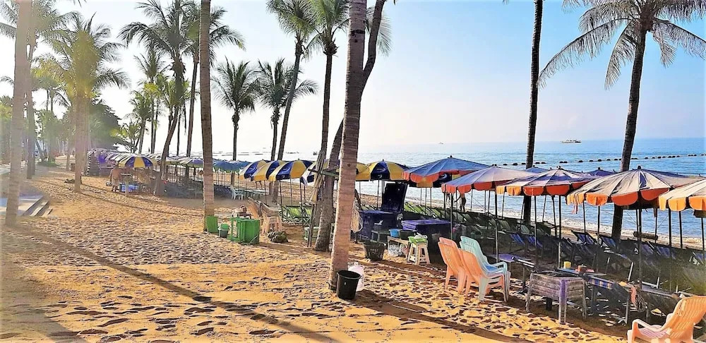 1-bed Condo at Jomtien Beach - Sleeps 2
