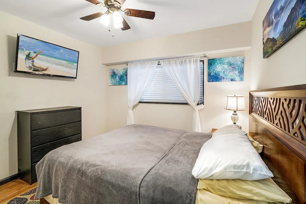 Kona Plaza 112 - 2 Br Condo
