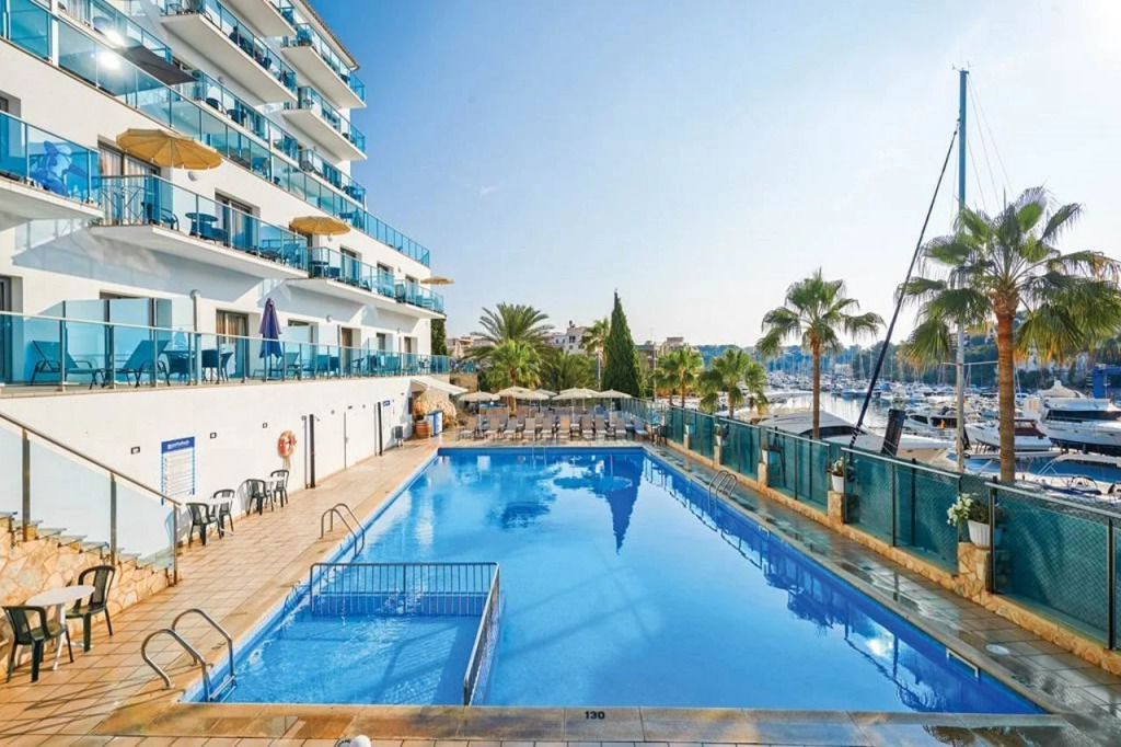 Porto Drach Aparthotel & Suites