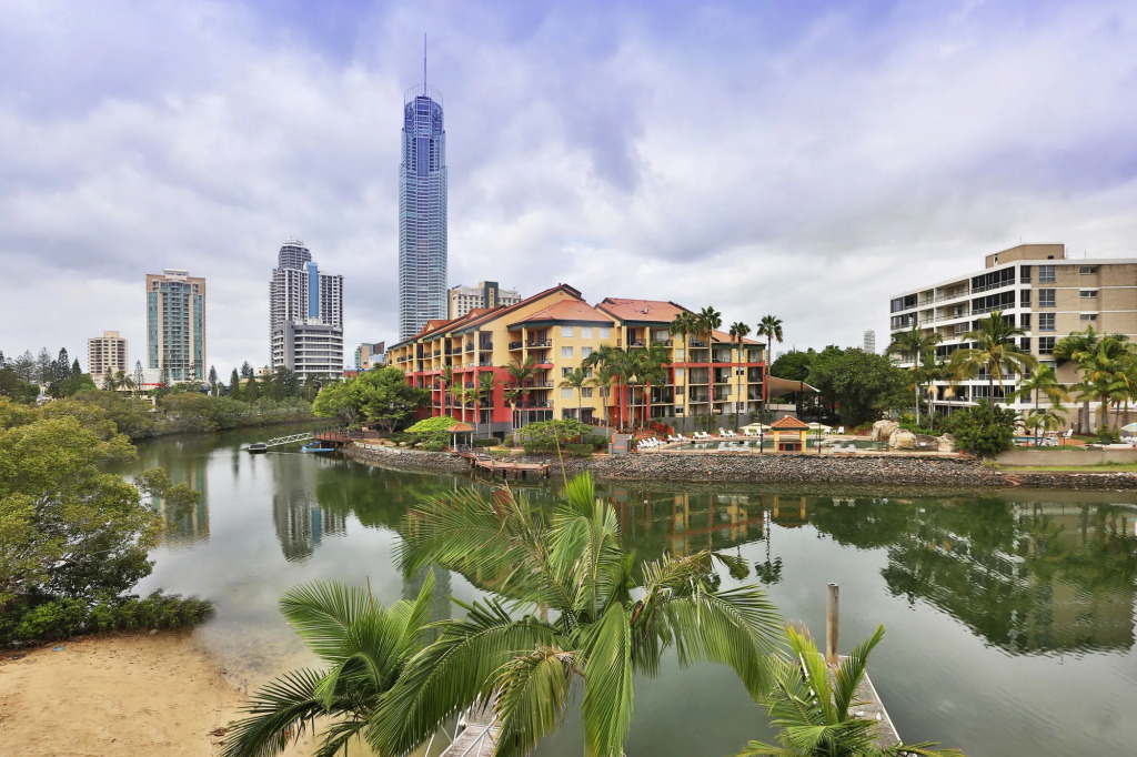 Sunsetcourt Budget holiday apartments surfers paradise