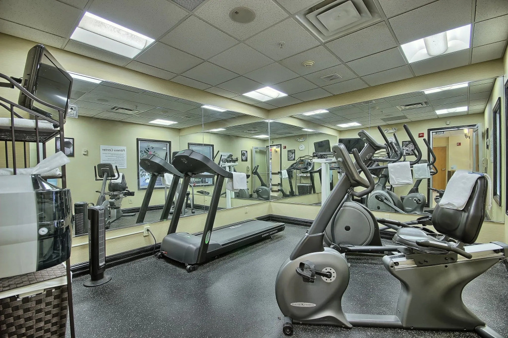 Holiday Inn Express Hotel & Suites Grove City by IHG