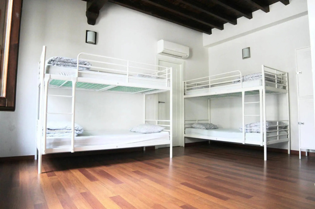 Granada Suites by Olala Homes