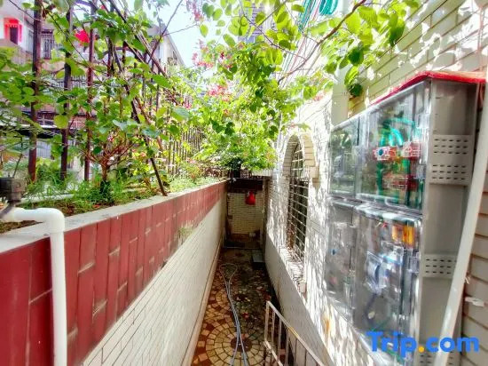 Huakai Vacation Apartment (Guangzhou North Station Huacheng Road Subway Station)