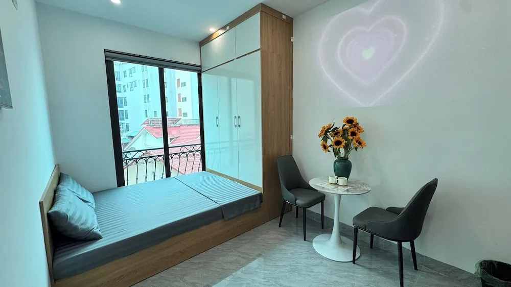 Aira Kim Ma Apartment