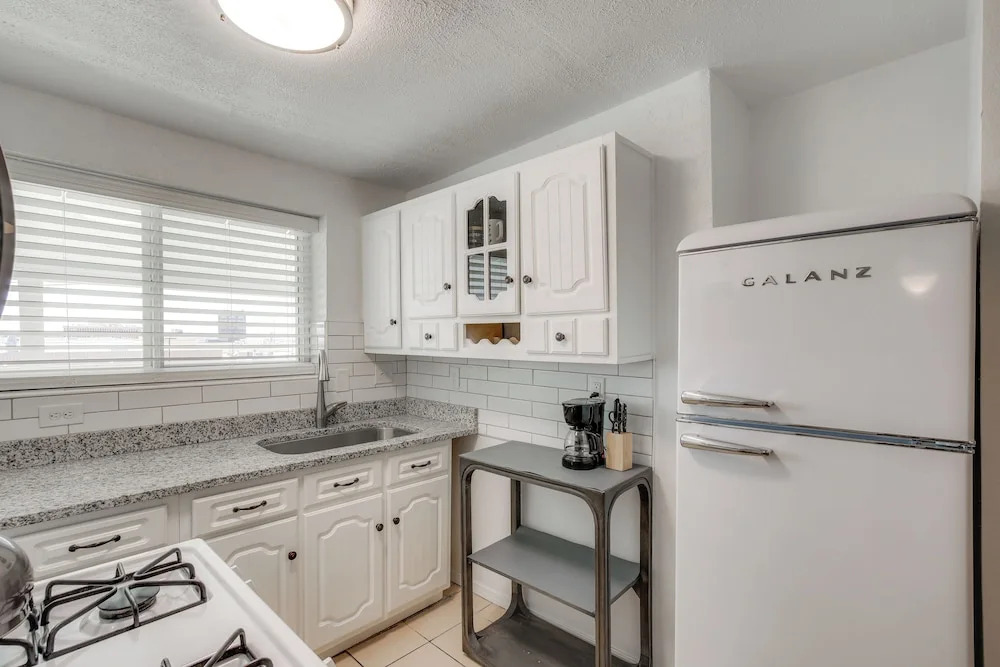 El Paso Home ~ 2 Mi to University Medical Center!