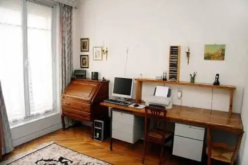 Two-Bedroom Apartment Montmartre (121)