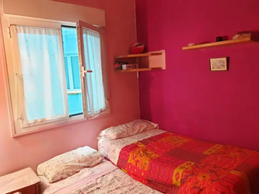 Apartment with 2 bedrooms in Donostia with balcony and WiFi